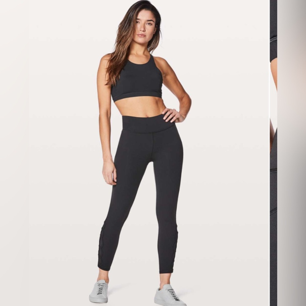 Lululemon F1 Tied To It 7/8 Tight 25" size 6
Black